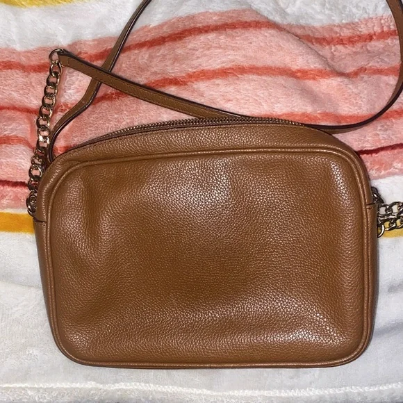 EUC Micheal Kors crossbody - Picture 2 of 6
